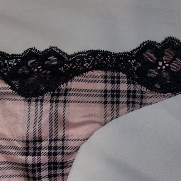 Victoria's Secreet Dream Angel satin & lace thong panty - Picture 2 of 7